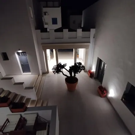 Meridiano Parikia (Paros)