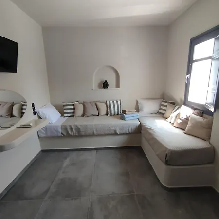 Meridiano * Parikia (Paros)